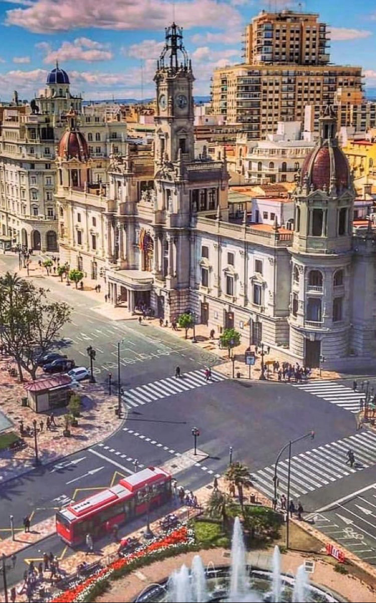 let's go for a walk in Valencia🌞