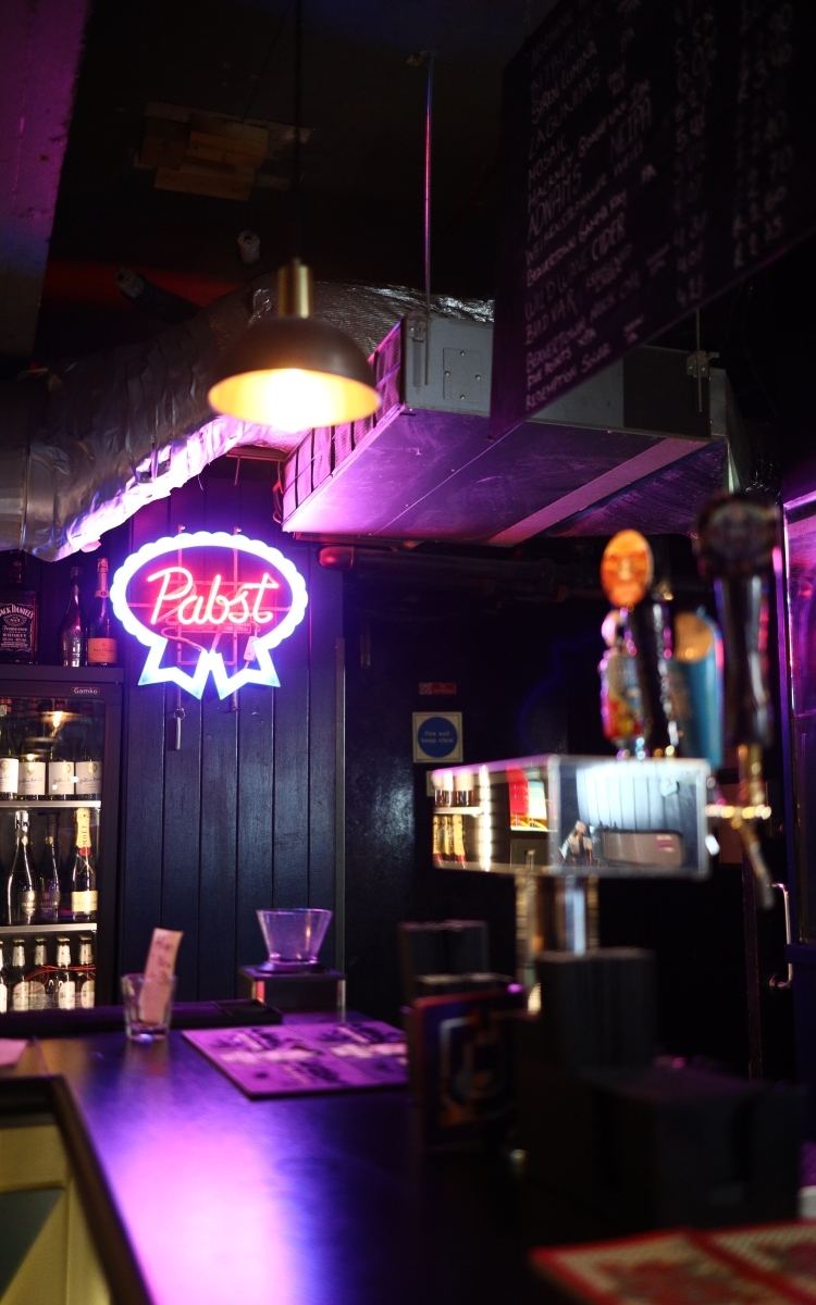 Bar hop