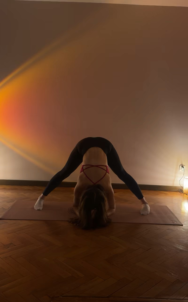 🌿 Приглашаю на тренировки по растяжке в центре