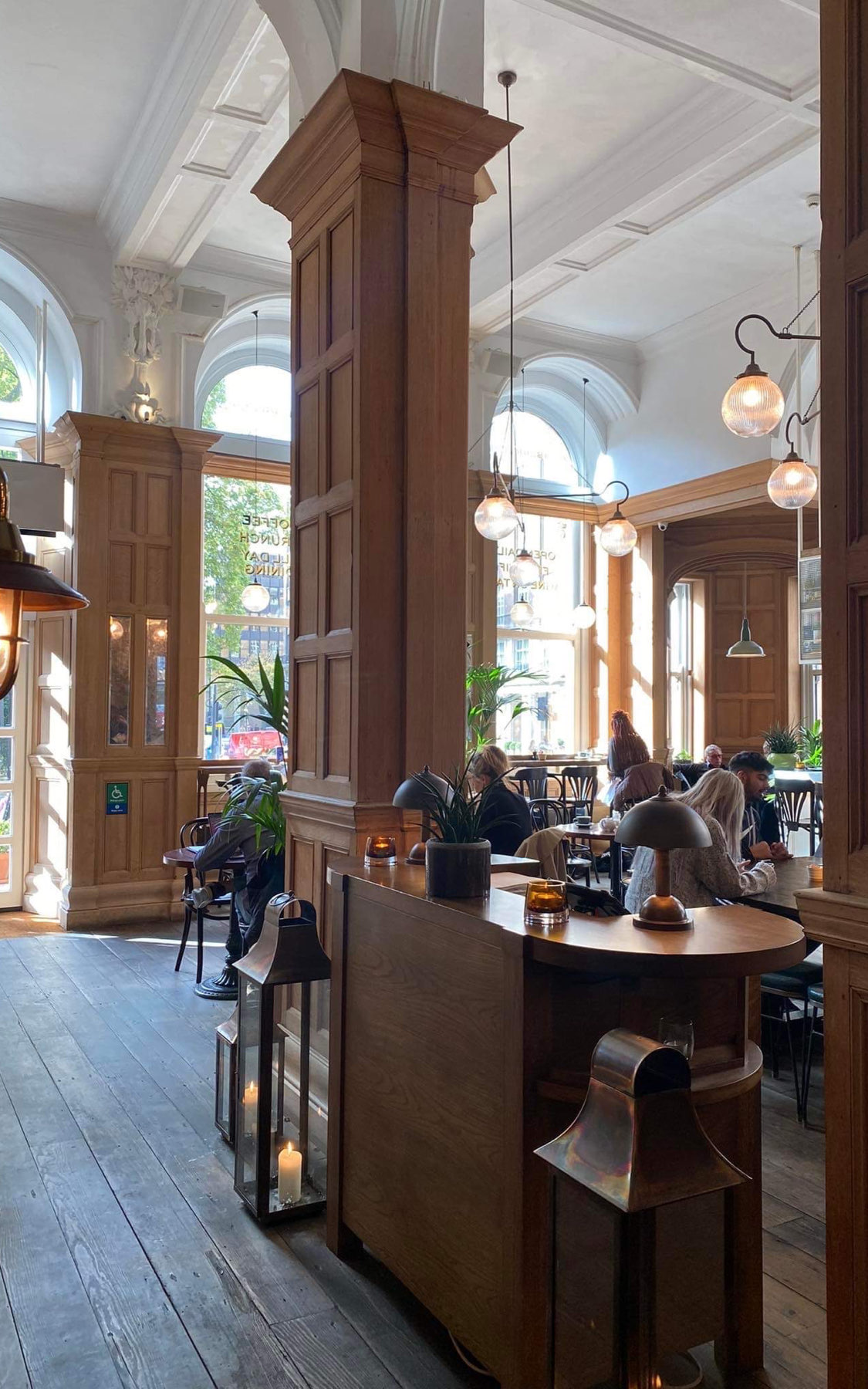 Let’s work together and chat at a cozy cafe 💻