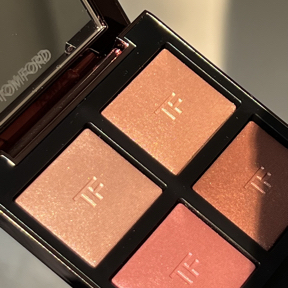 Looking for a model for makeup 💄