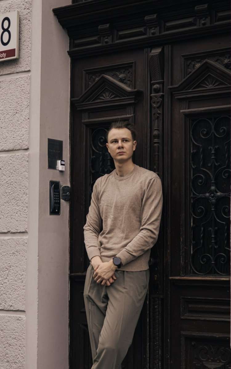 Mark main picture