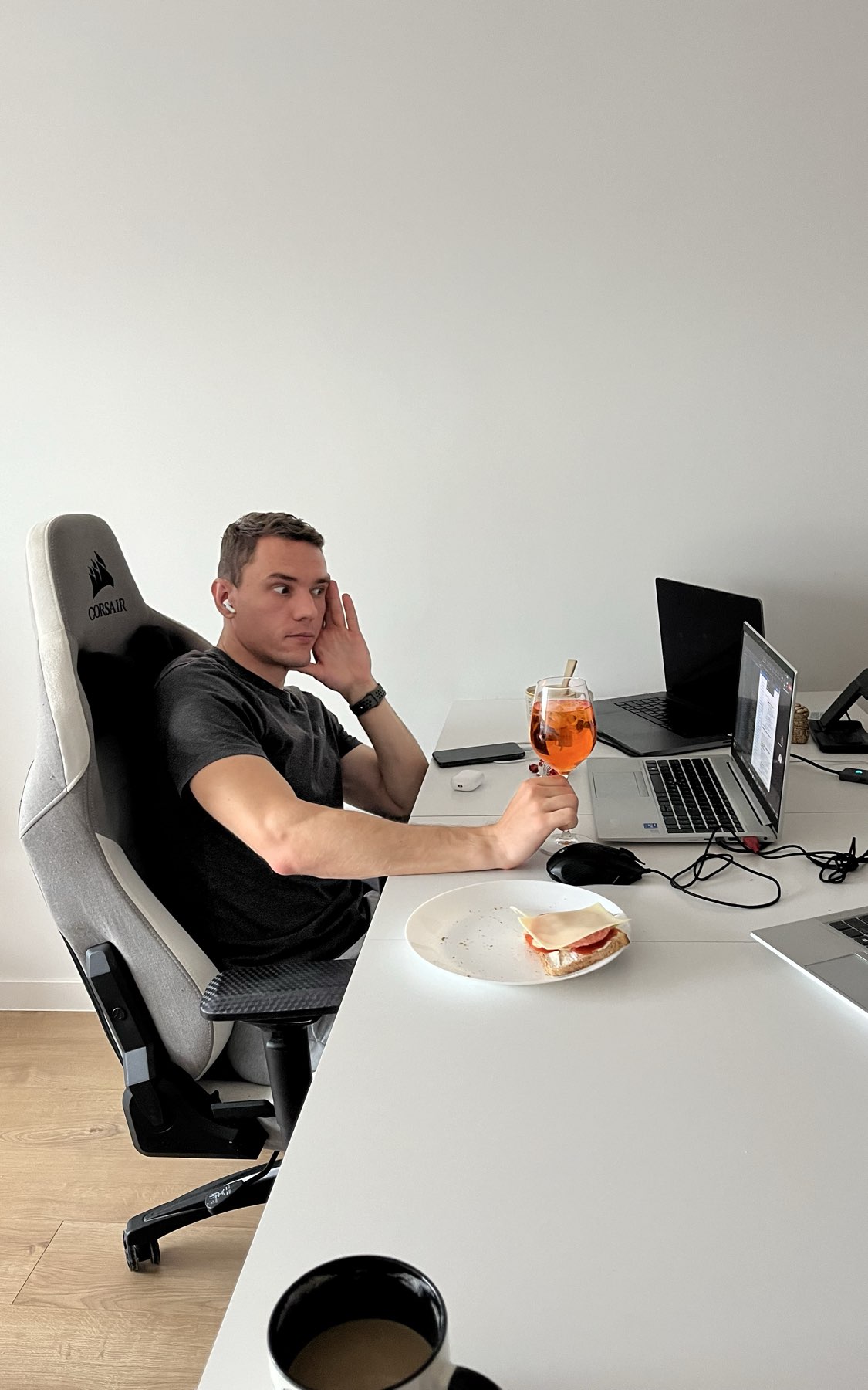 Денис main picture