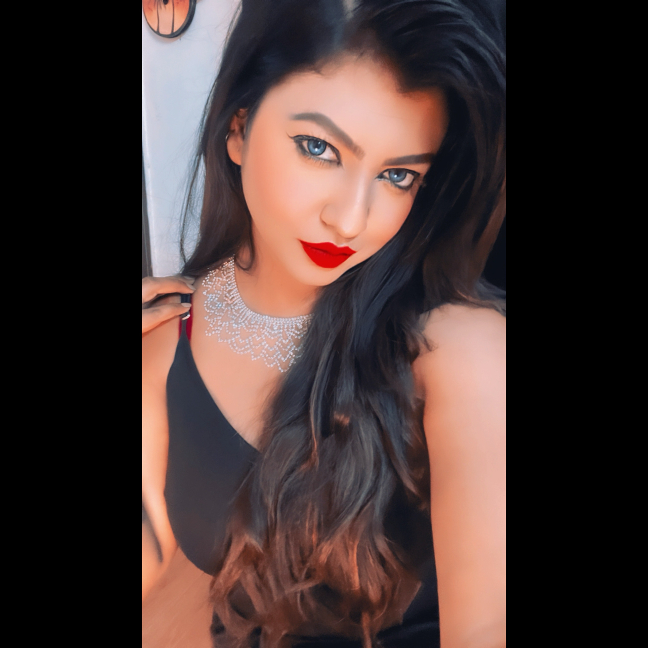 Shruthi main picture