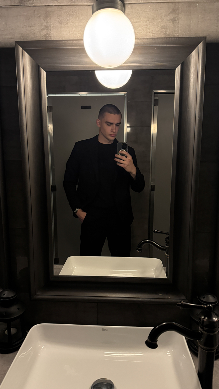 Max main picture