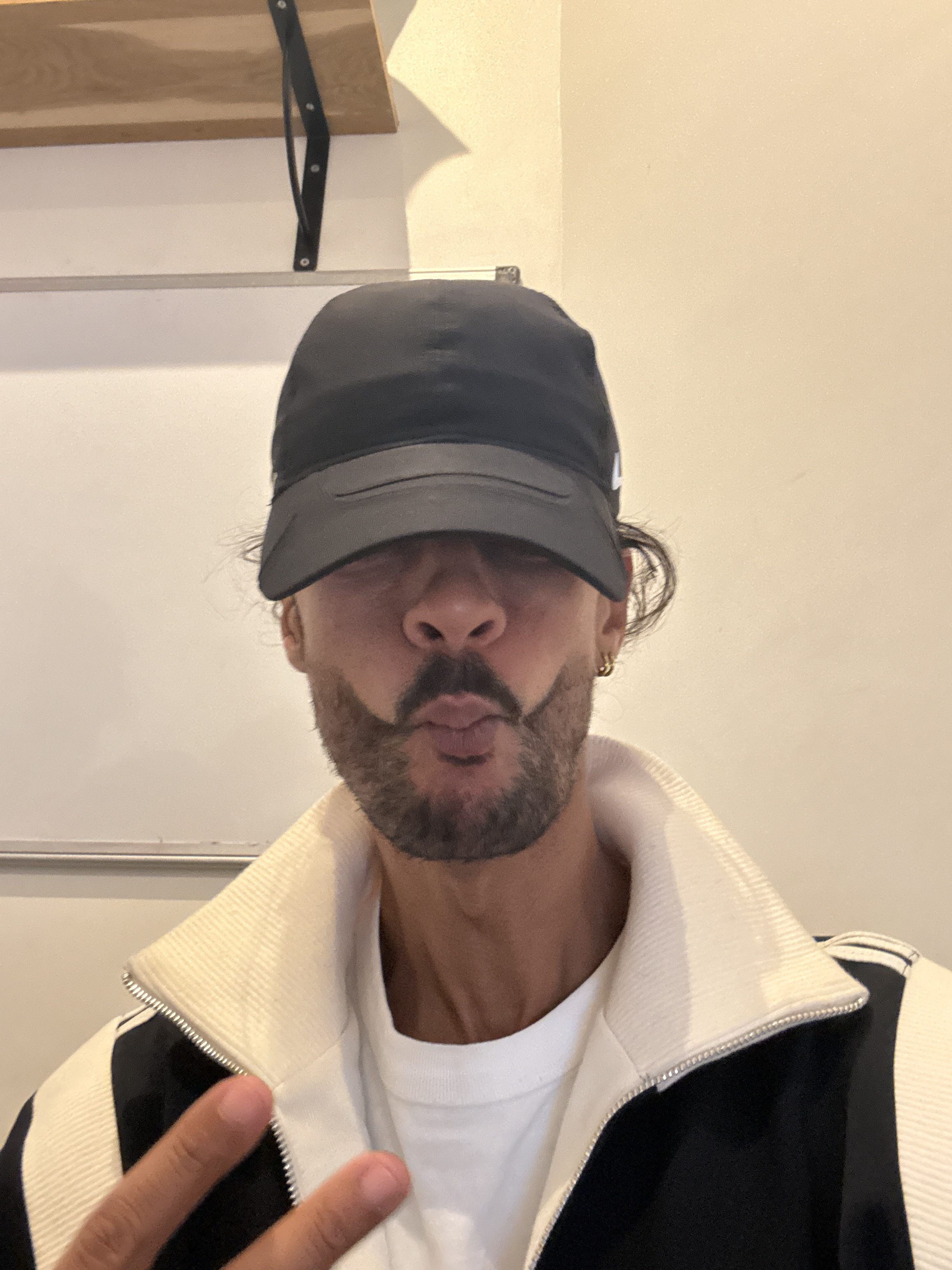 Georges main picture