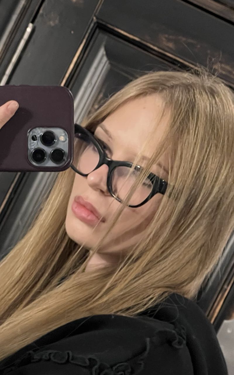 Violetta main picture