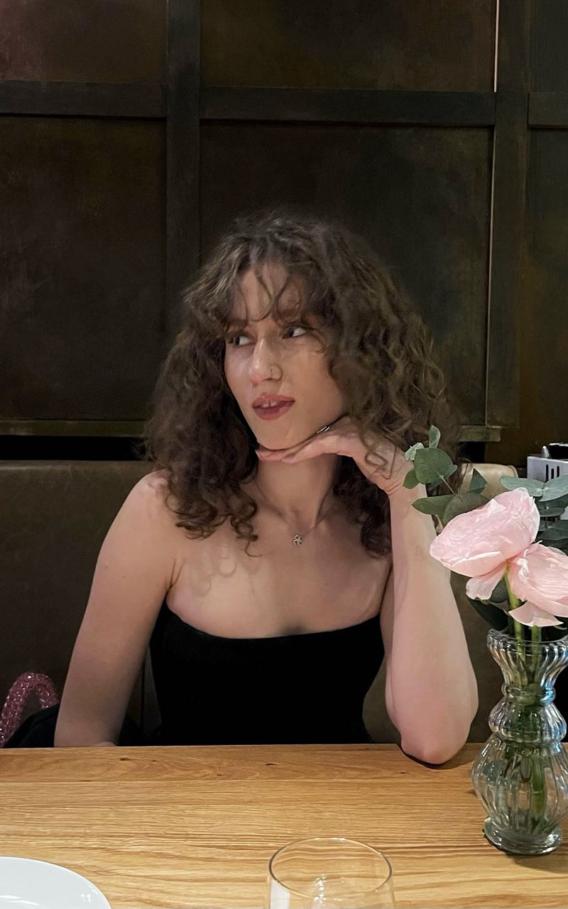 Veronika main picture