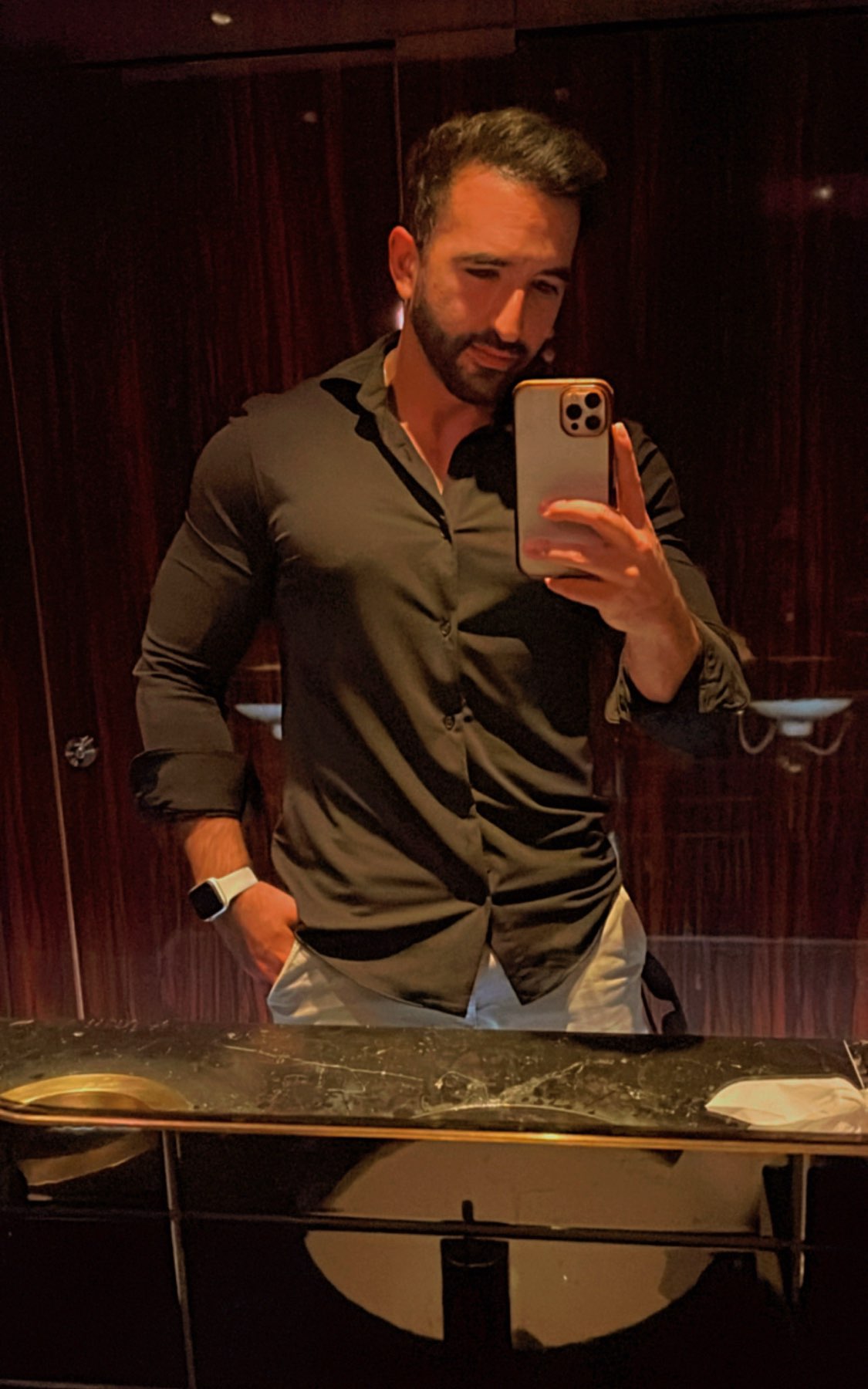 Mauricio main picture